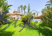 For sale an exclusive luxury villa with a large plot in Villamartin, Costa Blanca, Spain. ID3484