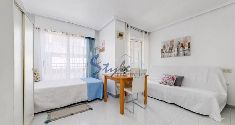 Buy apartment close to the sea in Playa de Los Locos, Torrevieja, Costa Blanca. ID: 4854