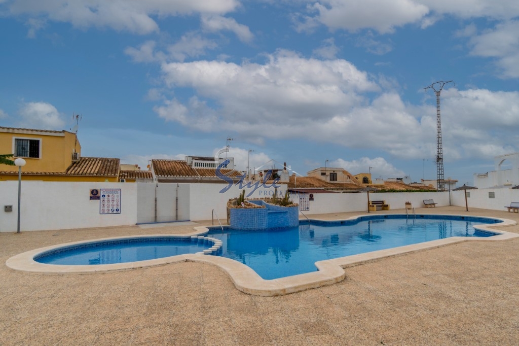 Buy independent villa with lovely garden areas and pool Los Balcones, Torrevieja, Costa Blanca. ID: 4862