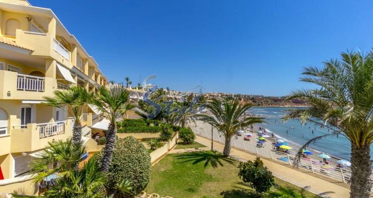 Comprar duplex con panorámicas vistas al mar en venta en Campoamor, Orihuela Costa. ID: 4866