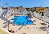 Comprar chalet independiente con bonitas zonas ajardinadas y piscina en Los Balcones, Torrevieja. ID 4871