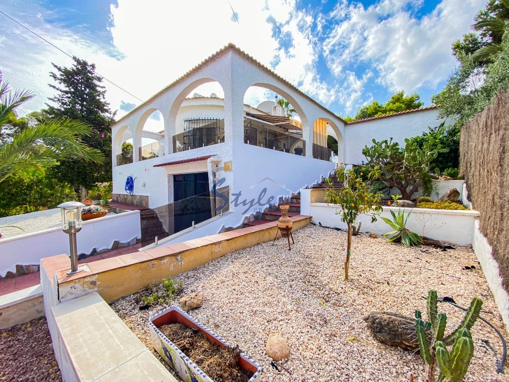 For sale a classic villa with a private pool, Los Balcones, Torrevieja, Costa Blanca. ID2528