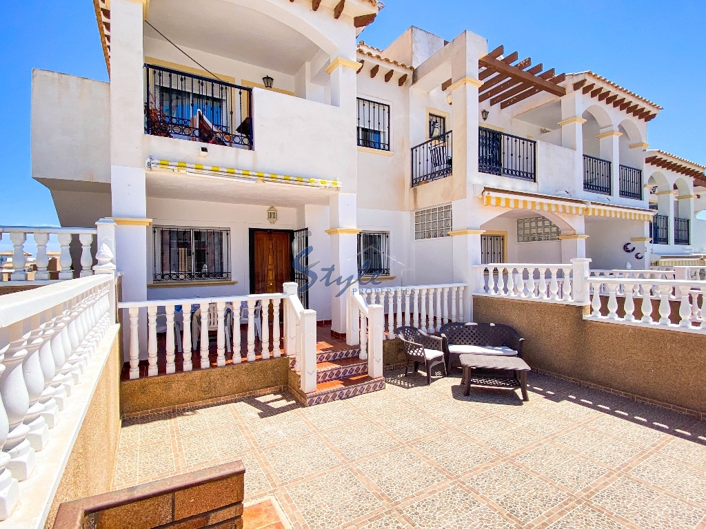 En venta bungalo bajo en Ciñuelica R7, Punta Prima, Orihuela Costa, Costa Blanca. ID2992