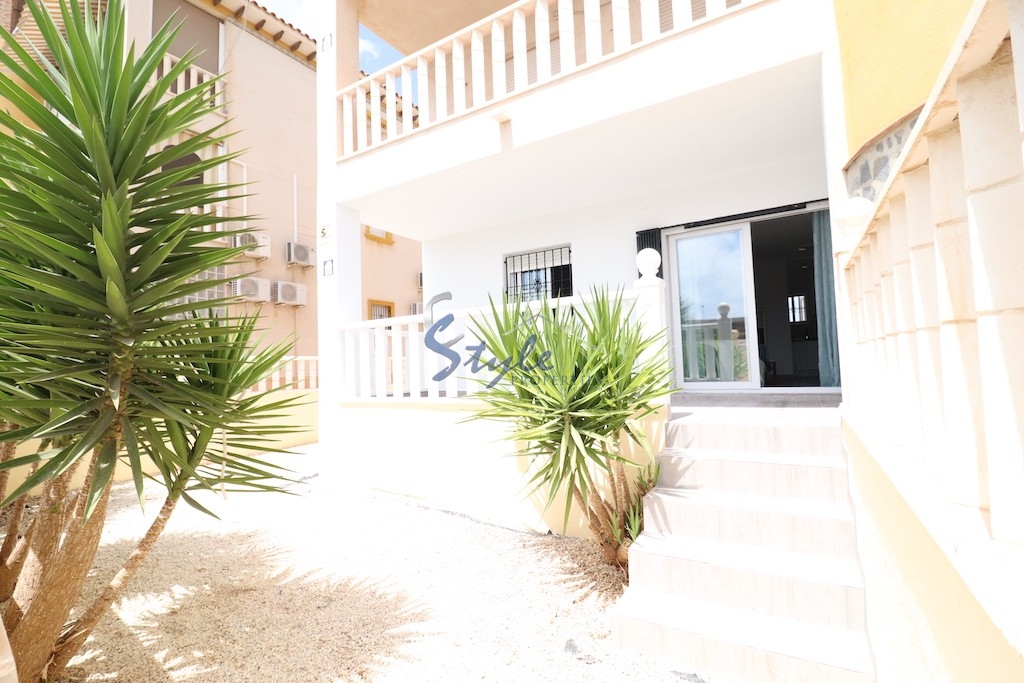 Buy ground floor apartment in Cabo Roig close to the beach. ID 4876