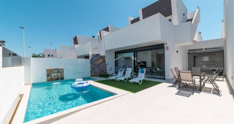 Buy villa in San Pedro del Pinatar close to the beach. ID 4878