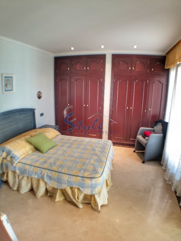 Resale - Villa - Alicante