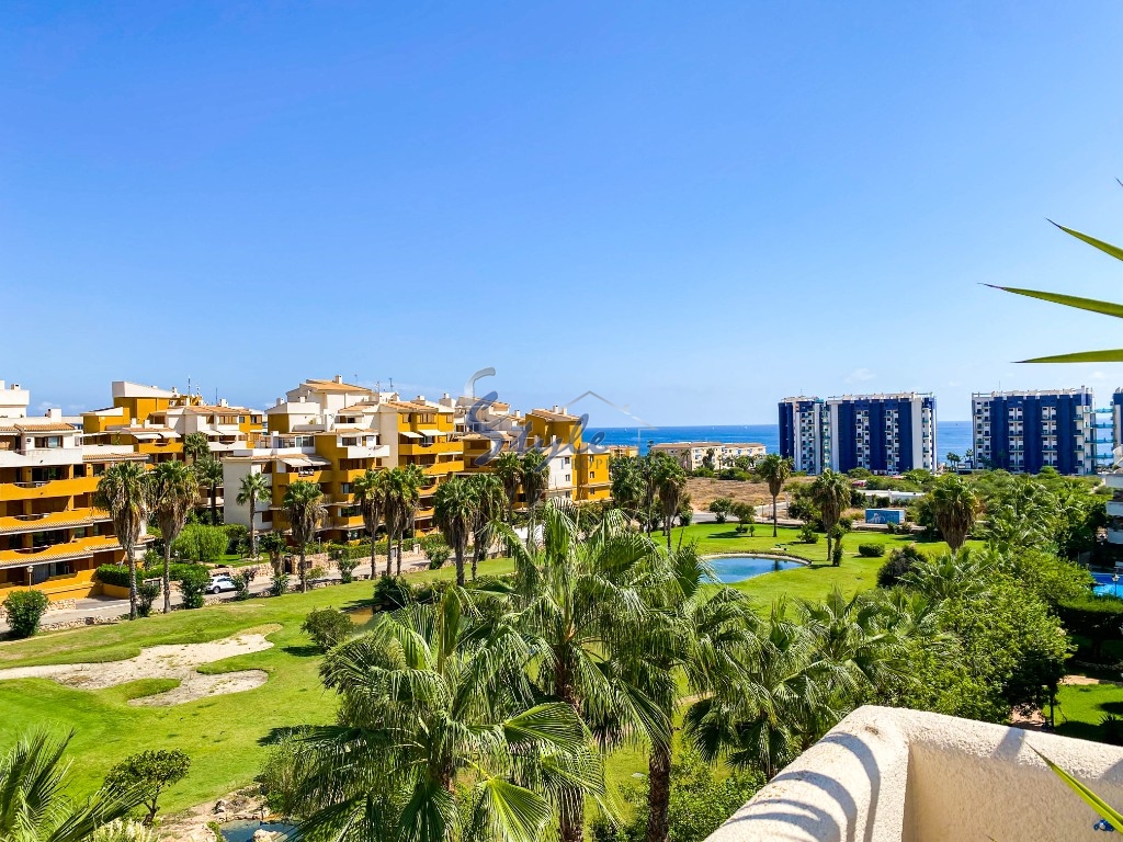 For sale luxury penthouse with sea views in Panorama Park, Punta Prima, Costa Blanca, Spain. ID3738