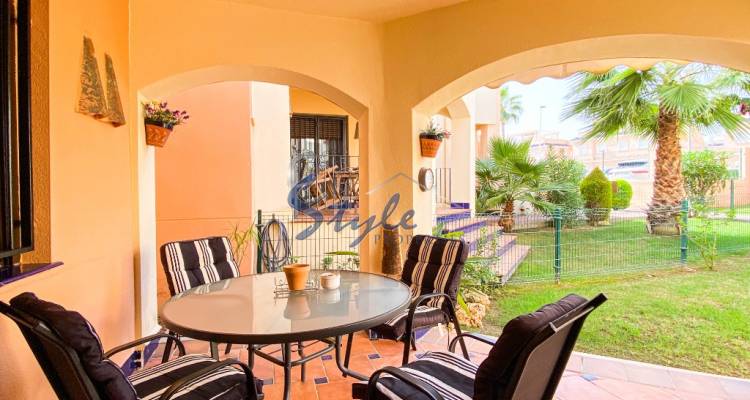 To buy a bungalow close to the sea with private garden in Punta Marina, Punta Prima, Costa Blanca. ID1415