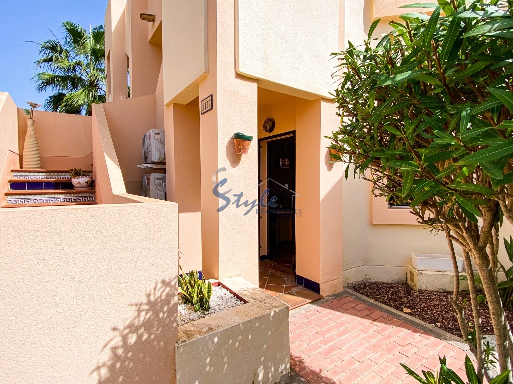 To buy a bungalow close to the sea with private garden in Punta Marina, Punta Prima, Costa Blanca. ID1415