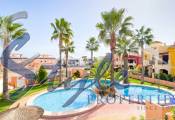 Comprar bungalow cerca del mar con jardín privado en Punta Marina, Punta Prima, Costa Blanca. ID1415