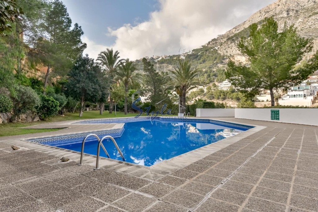 Buy luxury penthouse with panoramic views in Altea, Mascarat. ID: 4901