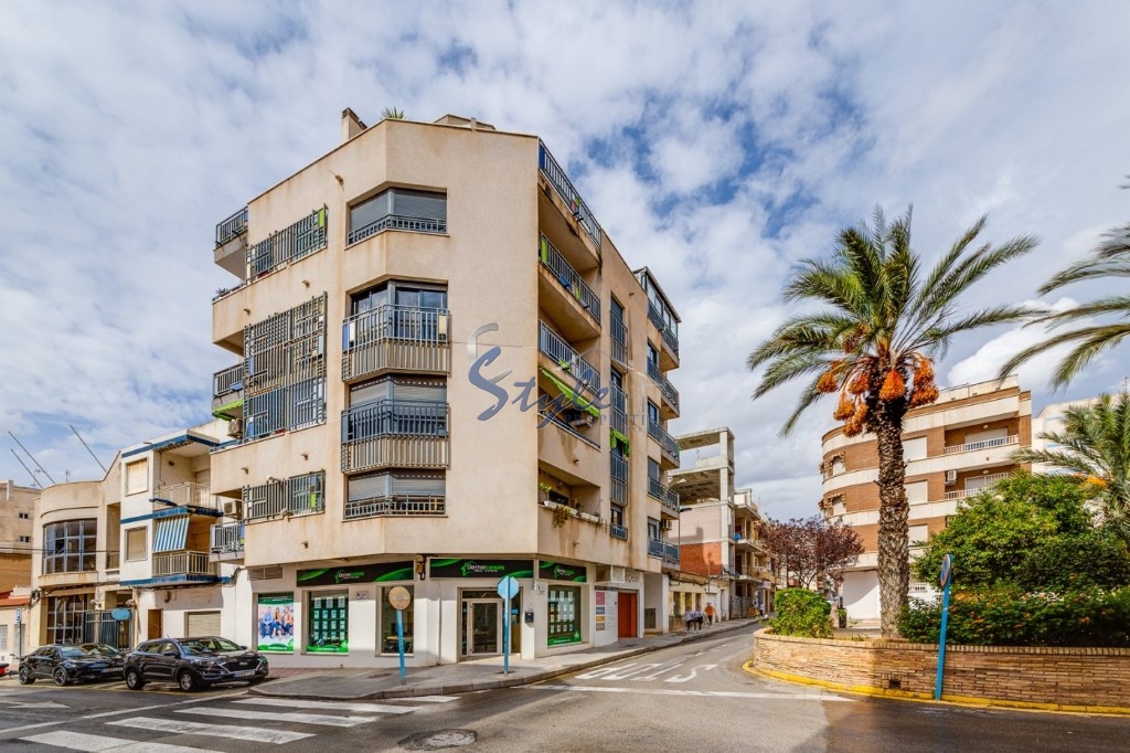 Comprar piso en la playa cerca del mar en Torrevieja, Playa de Central. ID 4902