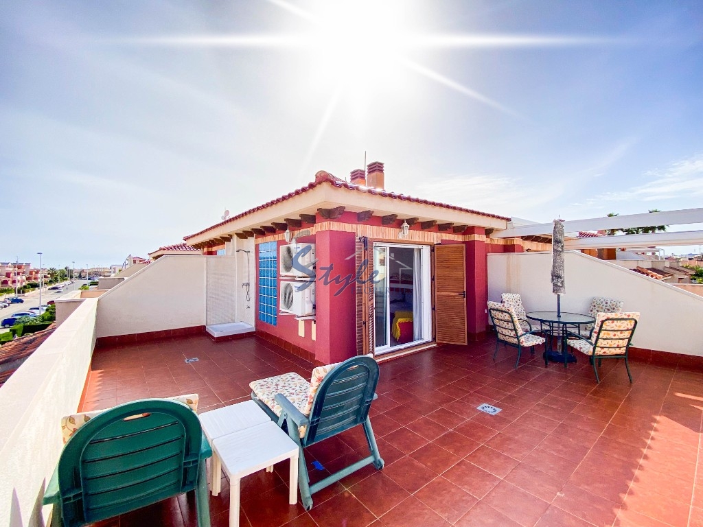 В продаже пентхаус в Zeniamar 8, Playa Flamenca, Orihuela Costa, Испания. ID3777