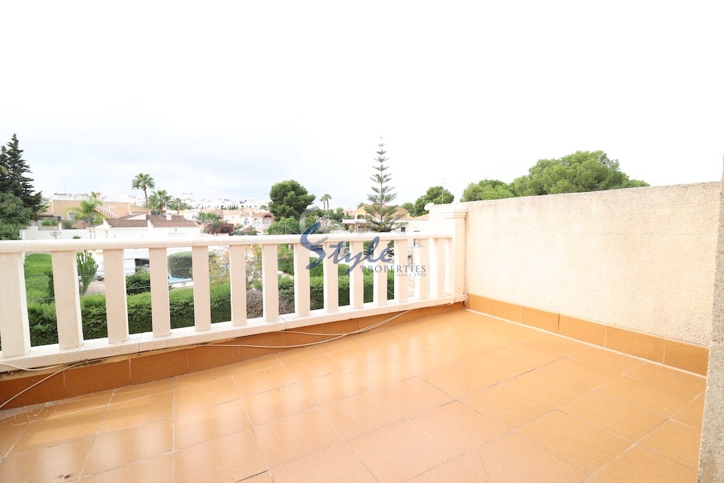 Buy independent villa with lovely garden areas and pool Los Balcones, Torrevieja, Costa Blanca. ID: 4911