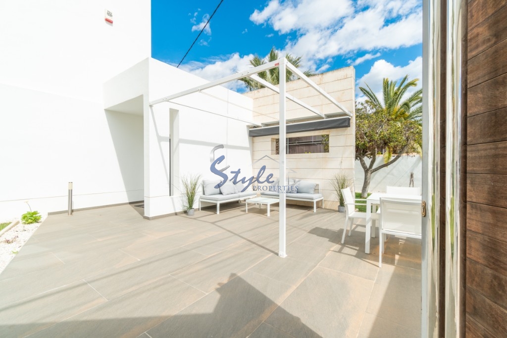 Resale - Villa - Cabo Roig