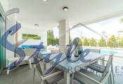 Comprar villa con piscina en Cabo Roig, Orihuela Costa cerca del mar. ID 4912