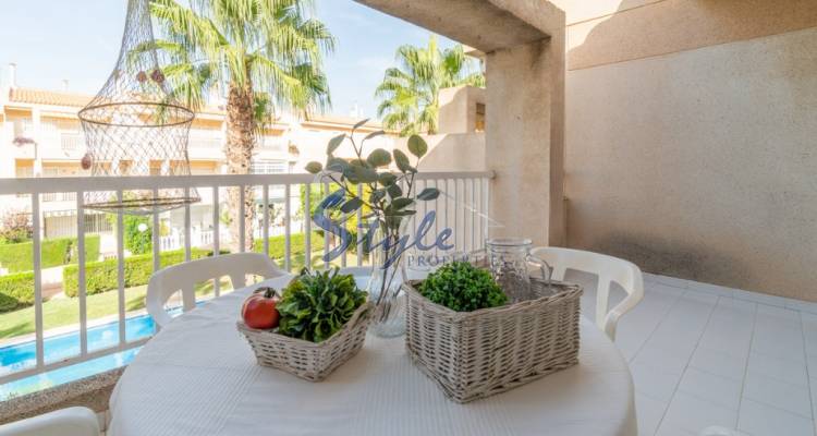 Buy apartment in Costa Blanca steps from the sea and beach in Torrevieja, Playa de los Locos. ID: 4915