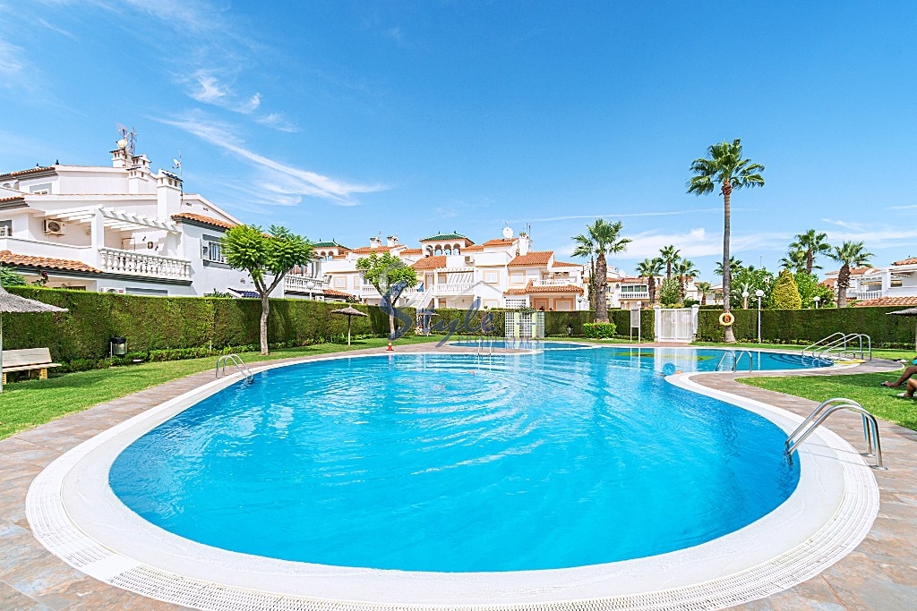 Comprar ático en residencial “ZENIAMAR VIII” en Playa Flamenca, Orihuela Costa cerca del mar. ID 4916