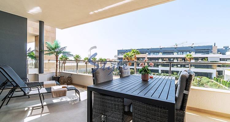 Buy apartment with pool in Costa Blanca close to golf in Playa Flamenca. ID: 4917