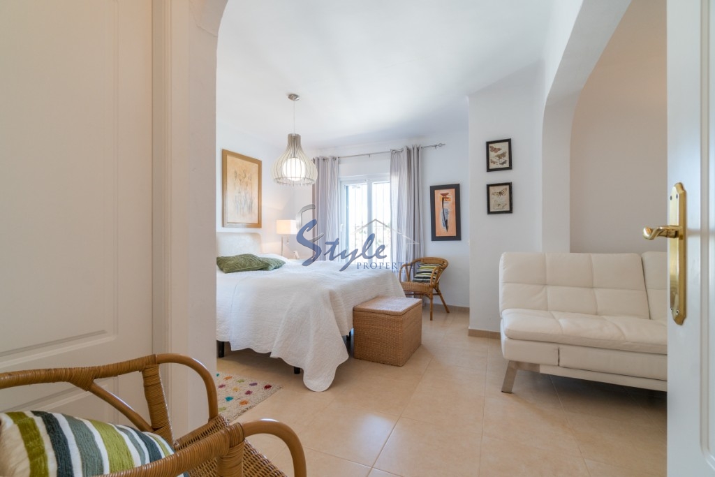 Resale - Villa - Villamartin