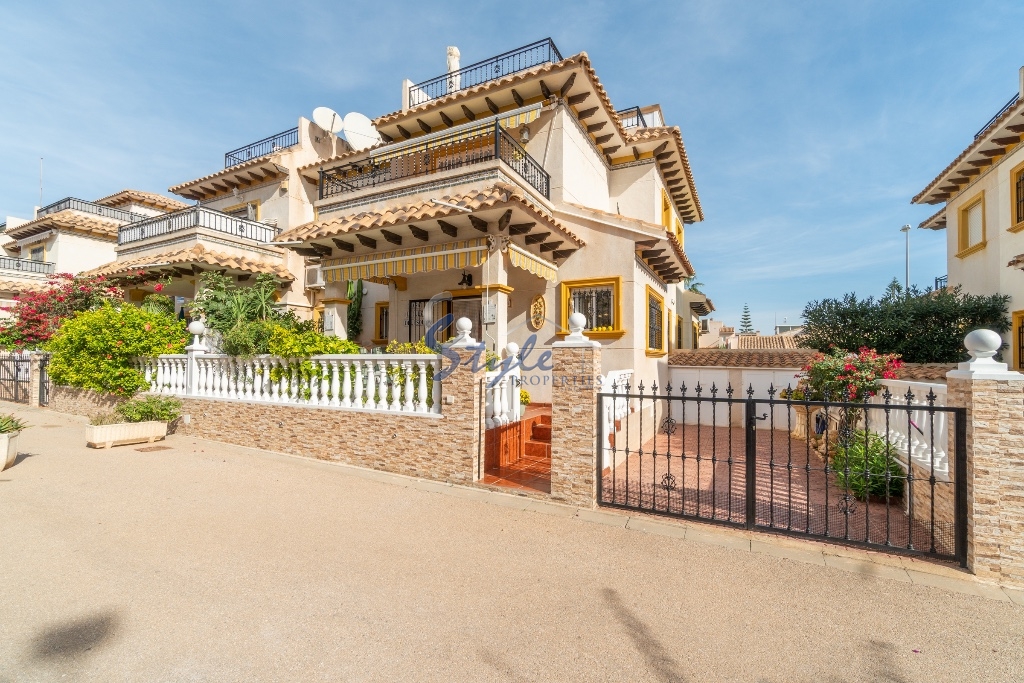 For sale quad house in urb. Villas San Jose in Playa Flamenca,La Zenia  Orihuela Costa, Costa Blanca. Id1914