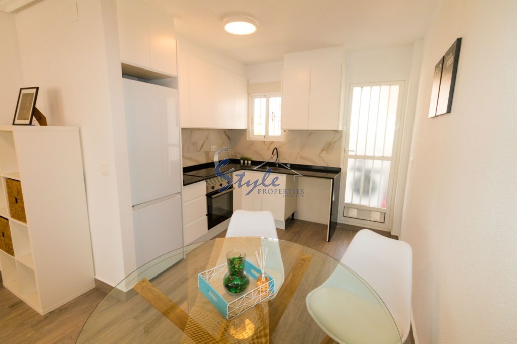 Buy ground floor apartment in Cabo Roig close to the beach. ID 4925