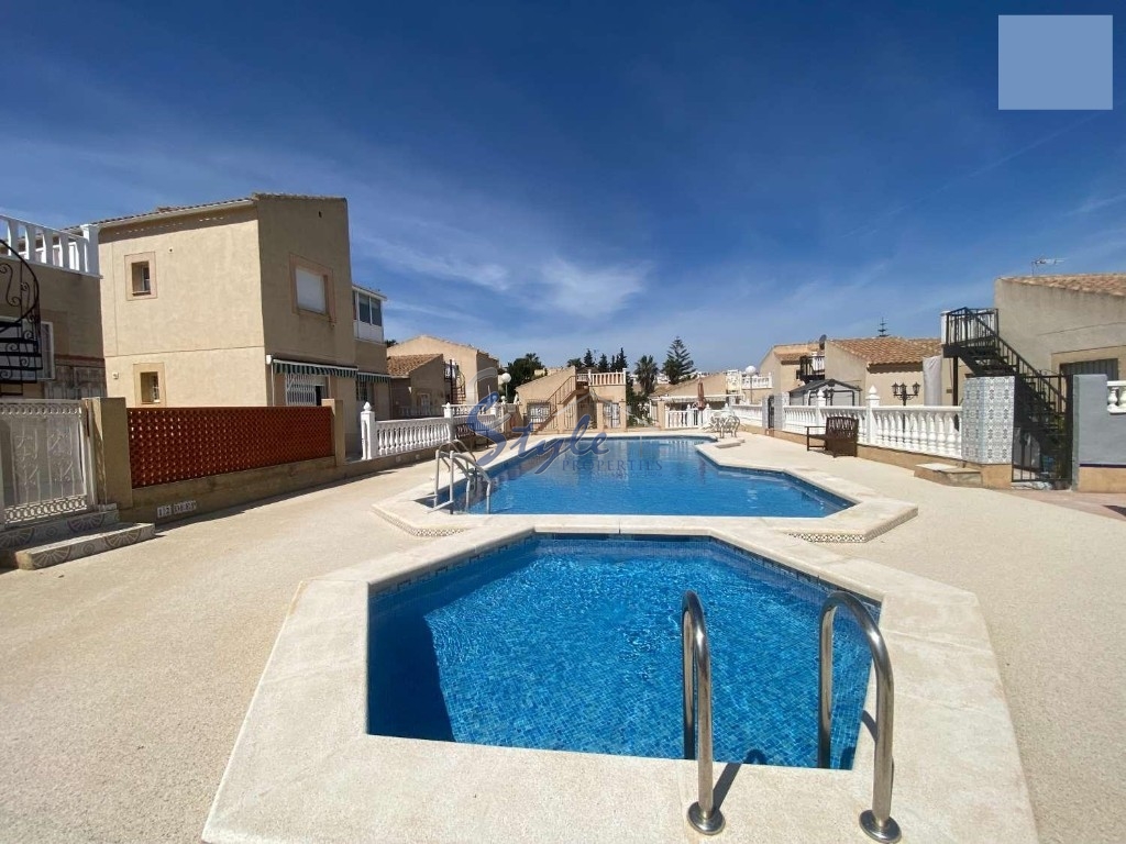 Buy independent villa with lovely garden areas and pool Los Balcones, Torrevieja, Costa Blanca. ID: 4926