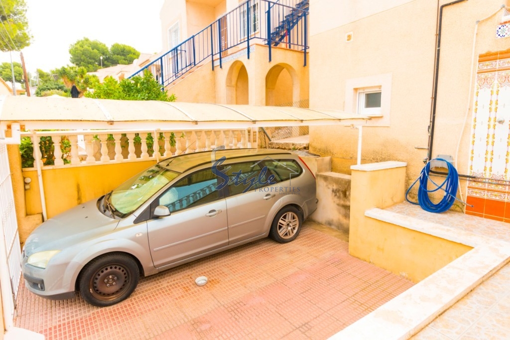 Buy independent villa with lovely garden areas and pool Los Balcones, Torrevieja, Costa Blanca. ID: 4926