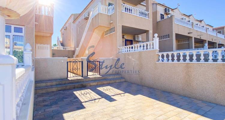 for sale top floor apartment with sea views in Cinuelica , Punta Prima, Costa Blanca, Spain. ID2442