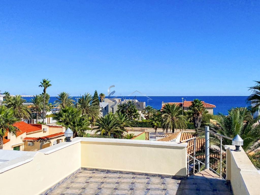 En venta vila de lujo en Cabo Roig, Orihuela Costa , Costa Blanca. ID 2274