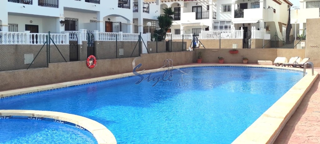 Townhouse for sale with a large plot, Punta Prima, Costa Blanca, Spain. ID3435