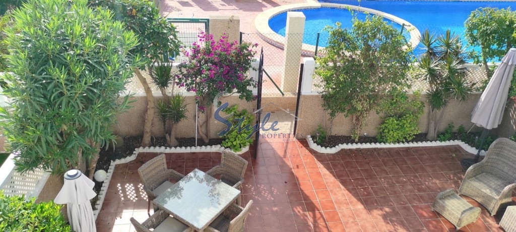 Townhouse for sale with a large plot, Punta Prima, Costa Blanca, Spain. ID3435