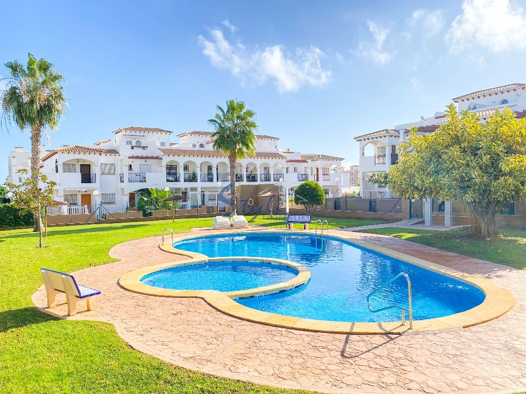 For sale penthouse in gated community Cinuelica R11 , Punta Prima& Orihuela Costa& Costa Blanca, Spain. ID2770