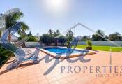 Resale - Villa - Cabo Roig