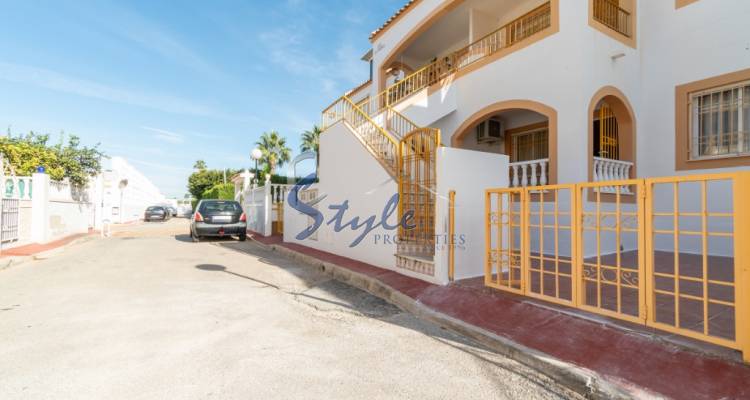 Comprar bungalow al lado del mar en ALTOS DEL LIMONAR, Torrevieja. ID 4935