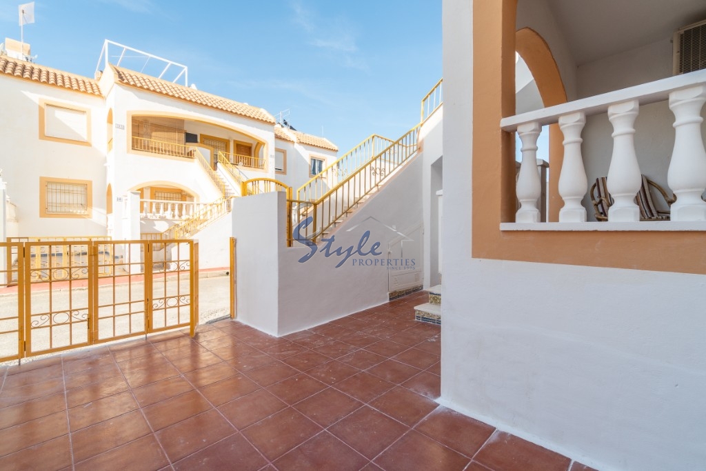 Buy bungalow close to the sea in ALTOS DEL LIMONAR, Torrevieja, Costa Blanca. ID: 4935