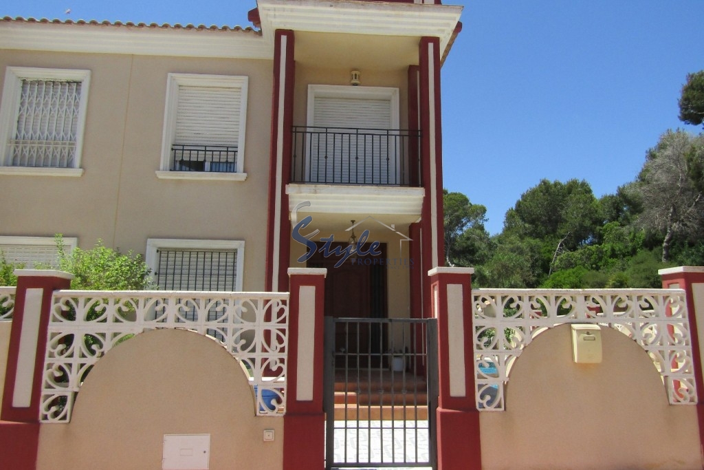 Buy Semi-detached chalet in Montemar, Campoamor close to sea. ID 4936
