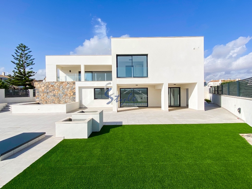 Resale - Villa - Torrevieja