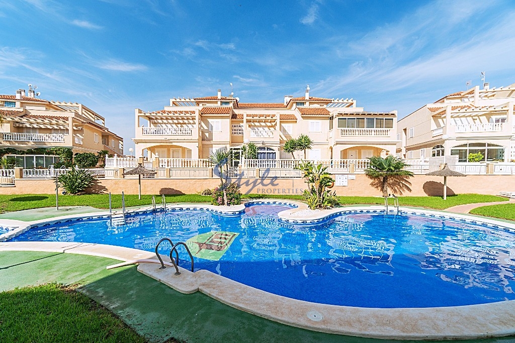 Buy quad townhouse with garden and pool in Playa Flamenca, Orihuela Costa. ID 4939