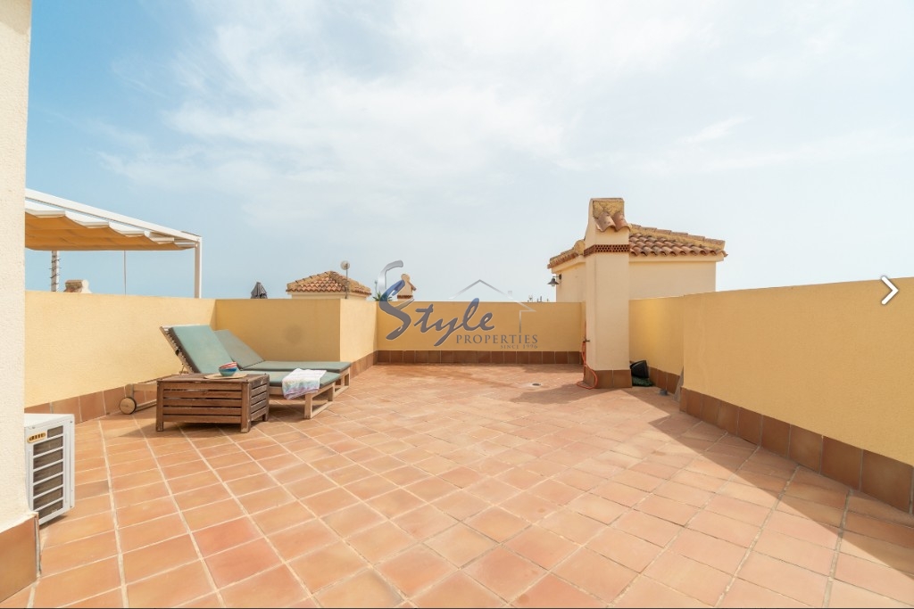 Buy penthouse apartment close to the sea in Playa de Punta Marina, Torrevieja, Costa Blanca. ID: 4940