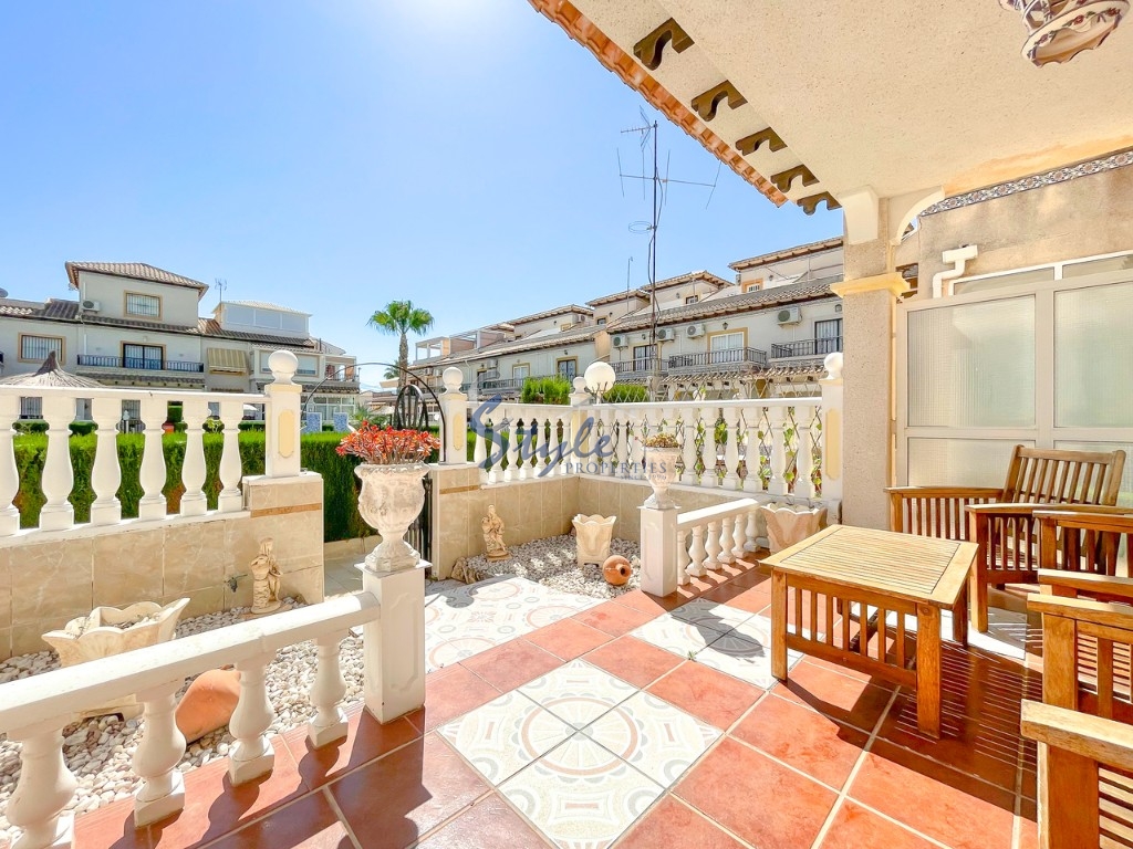 Buy townhouse with garden and pool in Playa Flamenca, Orihuela Costa. ID 4949