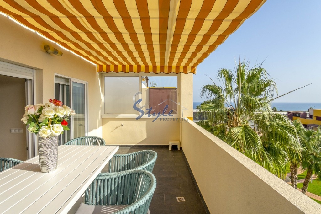 Comprar apartamento ático con piscina y cerca del mar en Playa Flamenca, Orihuela Costa. ID: 4957