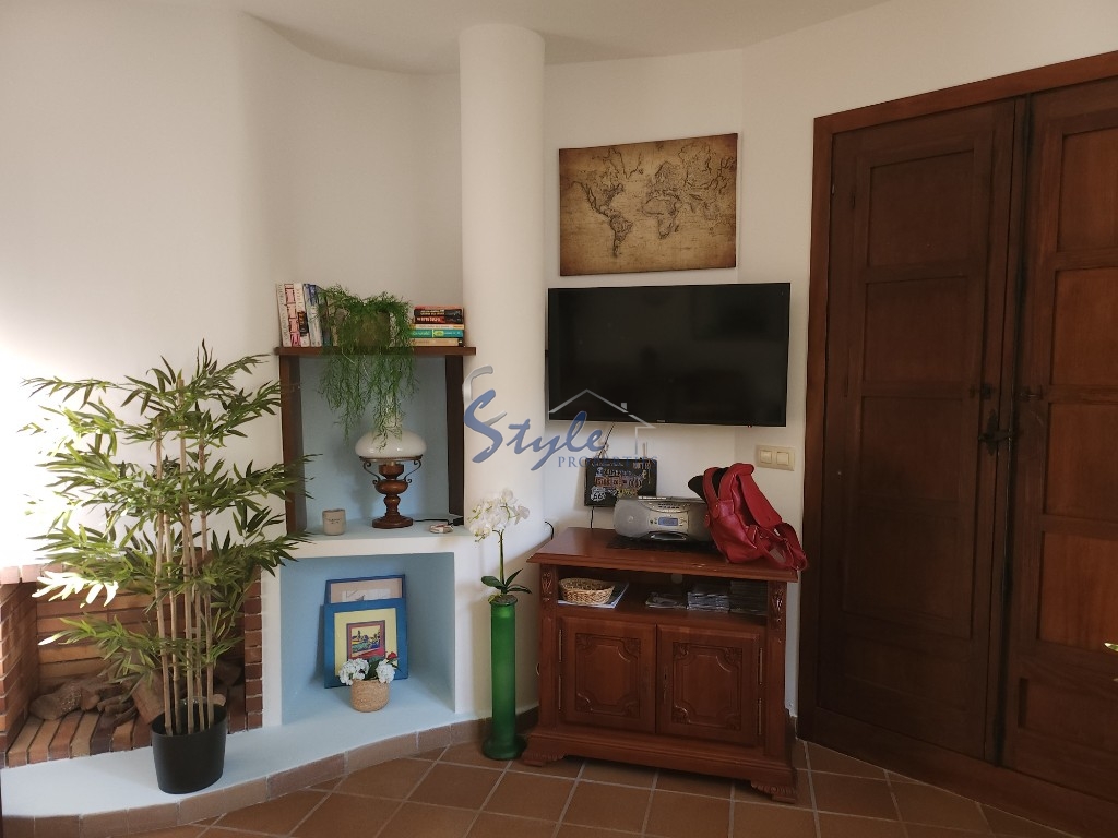 Apartments for rent near the sea in Panorama Park, Punta Prima, Costa Blanca. ID095