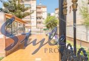 Se vende apartamento de 2 dormitorios en Torrevieja, Costa Blanca, España. ID3438