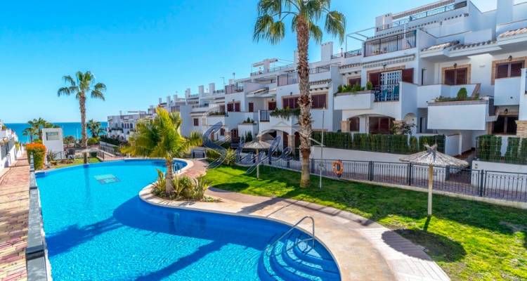 Comprar búngalo alto en La Mata, Azul Beach II, cerca del mar. ID 4976