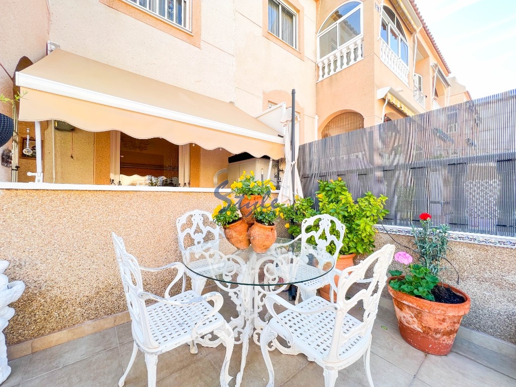 Apartamento en planta baja en venta ¨Lago Sol¨ con jardín en Los Balcones, Torrevieja, Alicante, Costa Blanca, España. ID1817