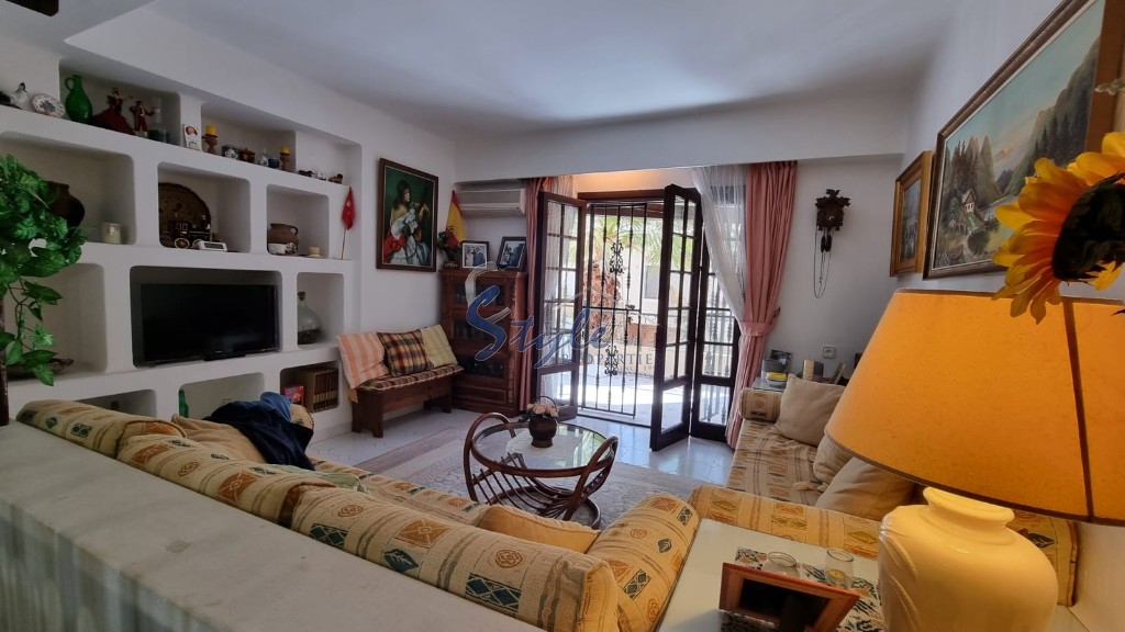 Se vende apartamento de 2 dormitorios Aldea Del Mar, Torrevieja, Costa Blanca, España. ID1349