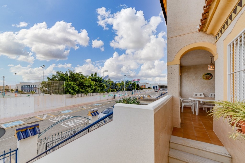 Top floor bungalow with solarium for sale, Torrevieja, Costa Blanca, Spain. ID1263