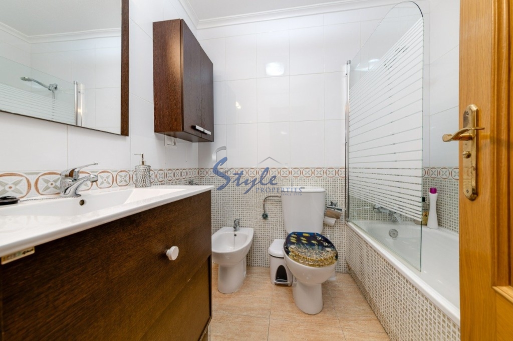 Apartment for sale near Los Locos beach, Torrevieja, Costa Blanca, Spain. ID1271