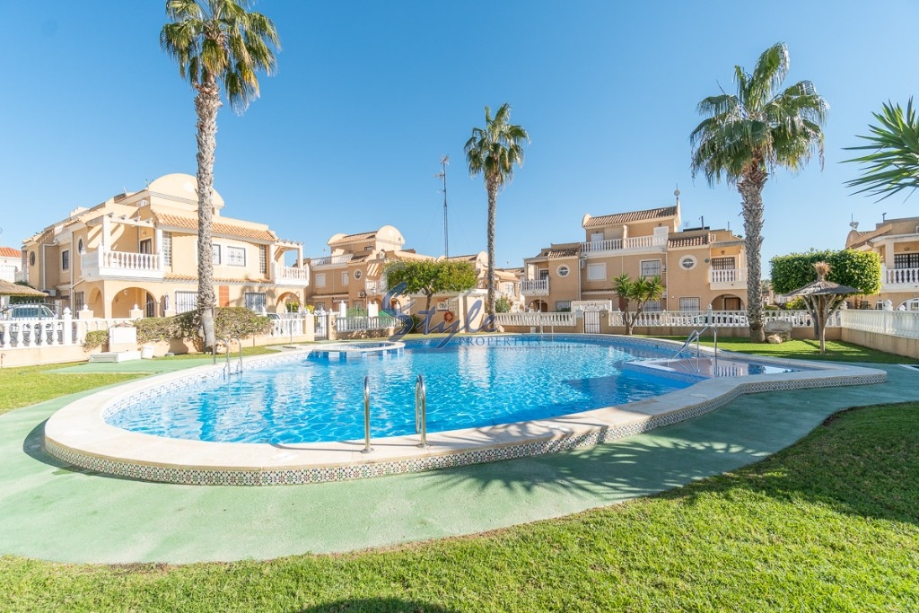Buy duplex townhouse in Cabo Roig close to the beach. ID 4987